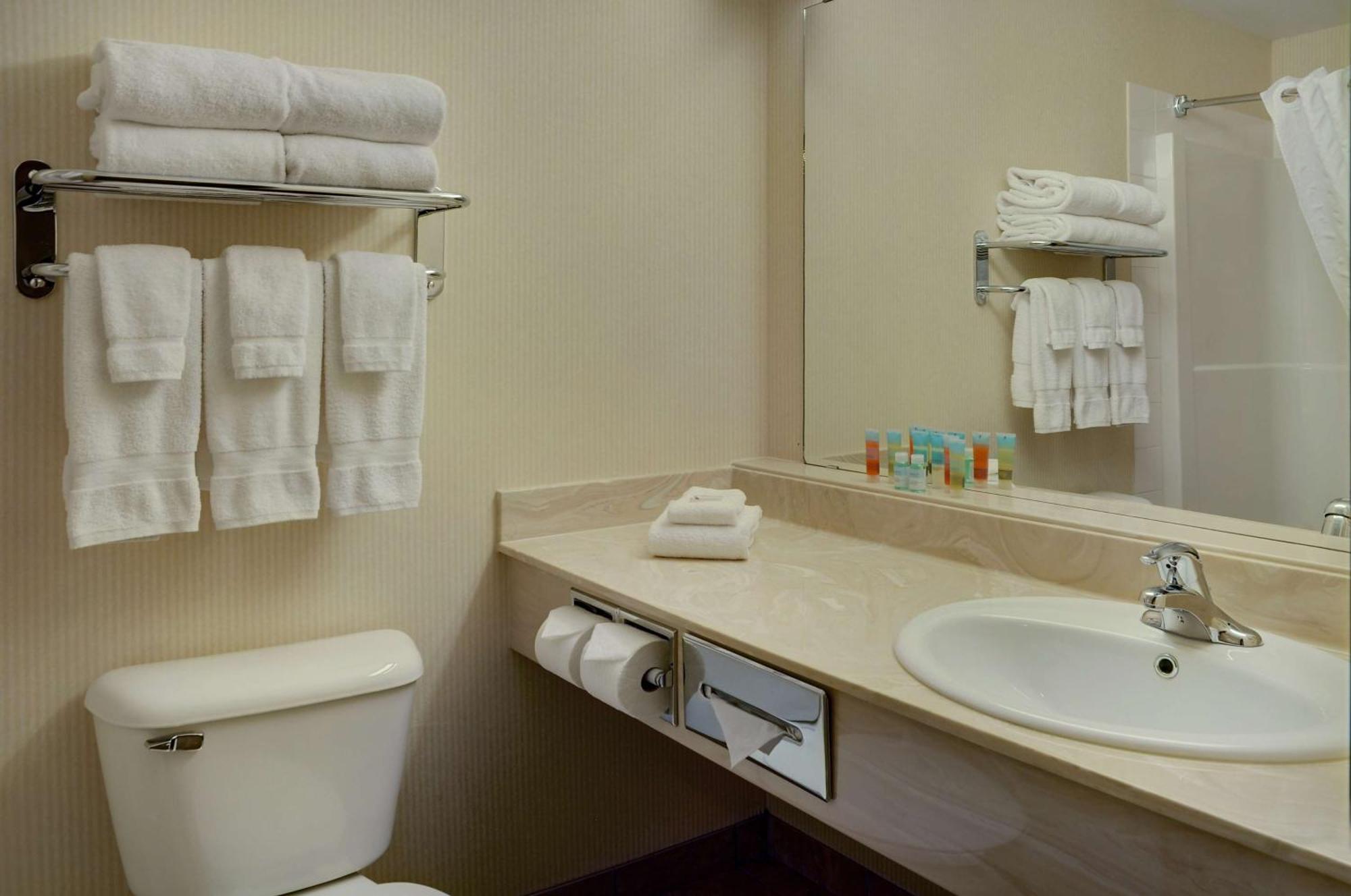 Coast Grimshaw Hotel & Suites Εξωτερικό φωτογραφία